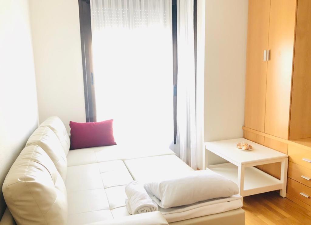 Suites Madrid Belfast 13 Ifema Airport Exterior foto